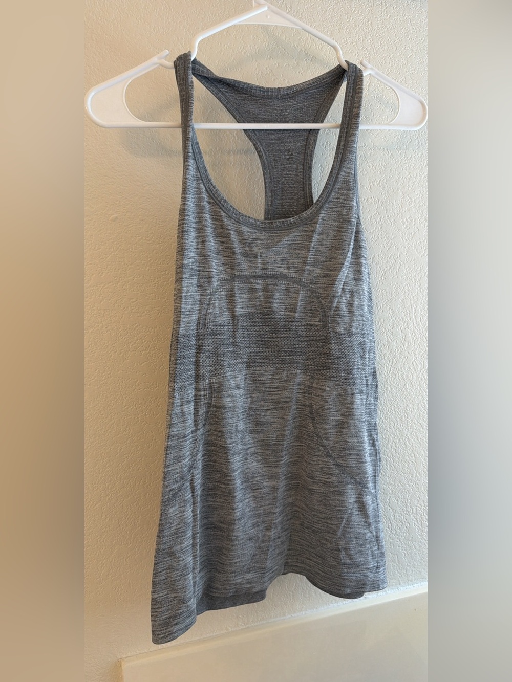 Lululemon Swiftly Tech gray Athletic tank size 6